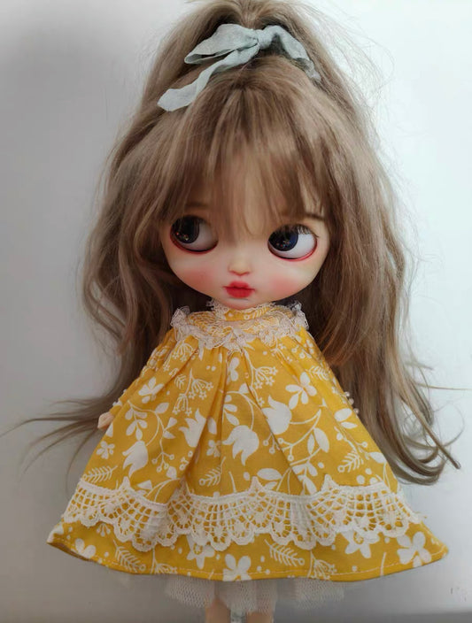 What Is a 100% Stock Blythe Doll? Understanding the Value of Originality in Doll Collecting.