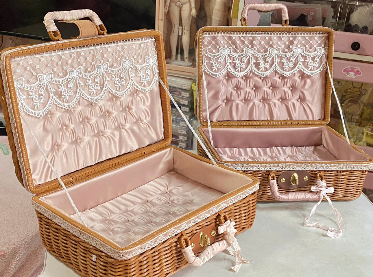 Protective and Stylish Blythe Doll Carry Case - Perfect for Travel and Storage 02
