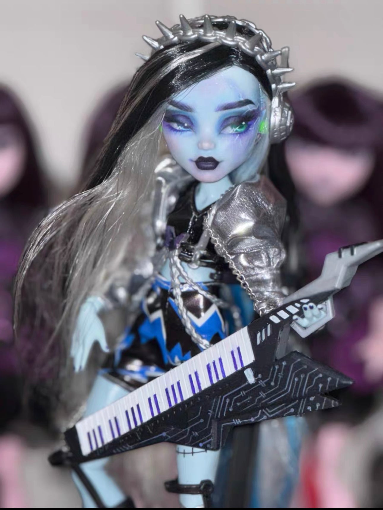 MONSTER HIGH DOLL OOAK CUSTOM,MONSTER HIGH DOLLS REPAINT,FRANKIE,DRACULAURA,LAGOONA ETC.- ART DOLL 0189