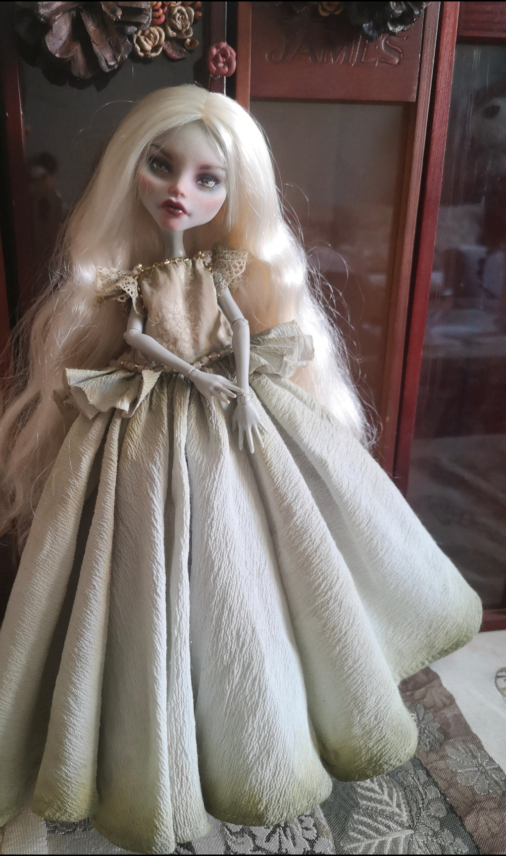 MONSTER HIGH DOLL OOAK CUSTOM- FRANKIE- CUSTOM DOLL 091