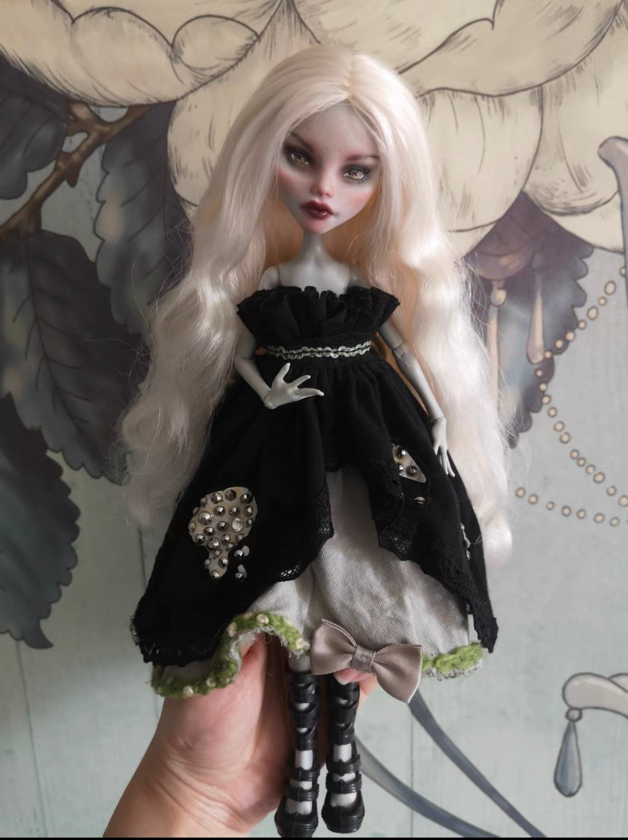 MONSTER HIGH DOLL OOAK CUSTOM- FRANKIE- CUSTOM DOLL 091