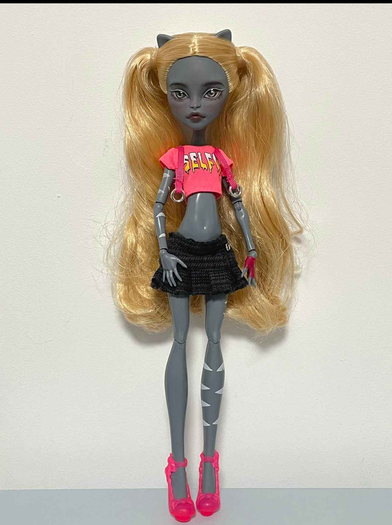 MONSTER HIGH DOLL OOAK CUSTOM,MONSTER HIGH DOLLS REPAINT,FRANKIE,DRACULAURA,LAGOONA ETC.- ART DOLL 0189