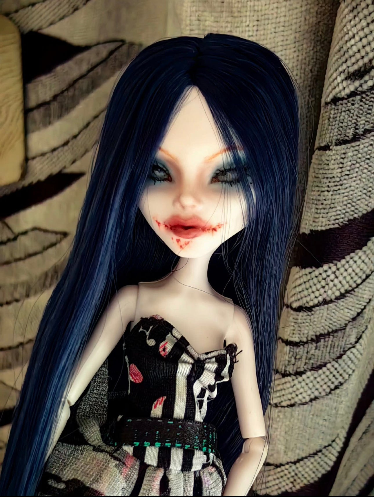 MONSTER HIGH DOLL OOAK CUSTOM MONSTER HIGH DOLLS REPAINT FRANKIE DRACULAURA LAGOONA ETC. ART DOLL 0187