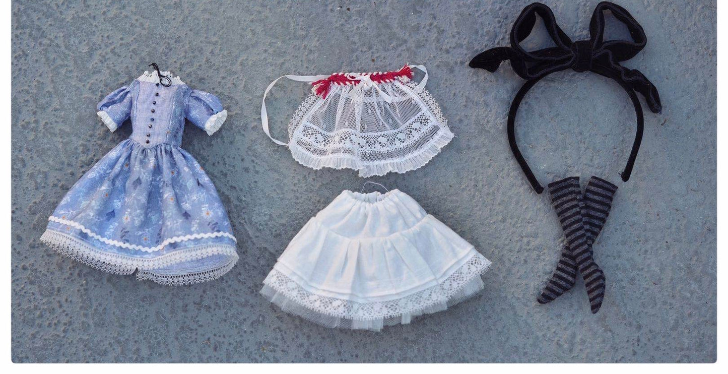 BLYTHE DOLL cloth Dress sewing pattern , Dolls clothes pattern and tutorial, Clothes sewing pattern for stuffies,BLYTHE DOLL cloth  material DRESS 02