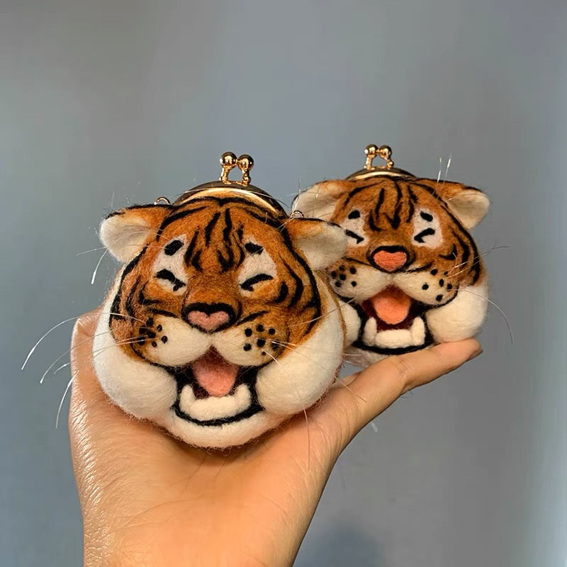 Needle felted wool Felting Animals 《Tigger》Wallets Material Kit Handmade Craft 016