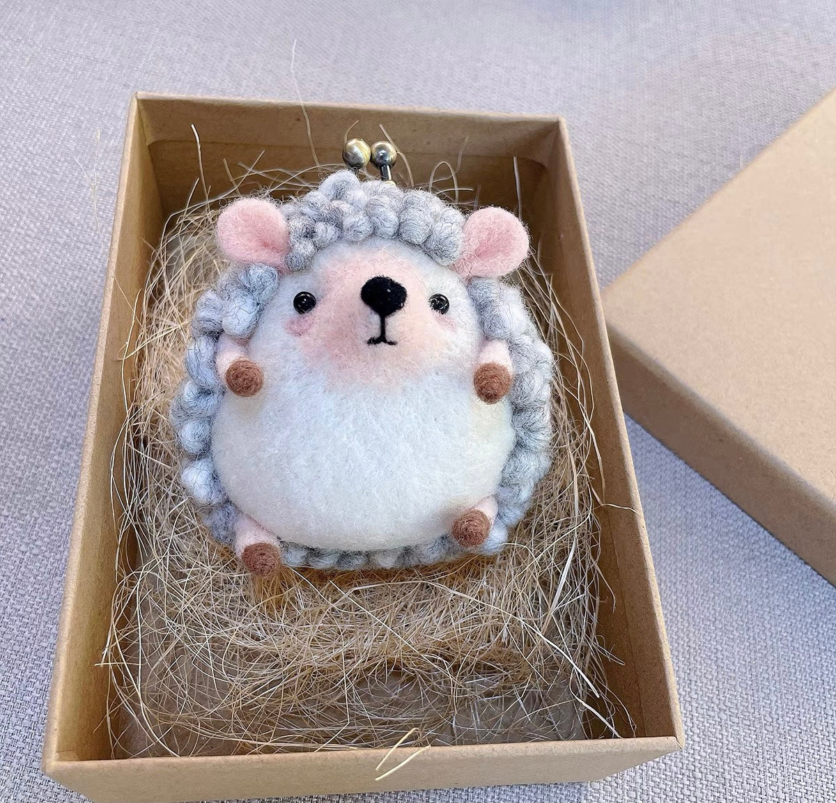 Needle felted wool Felting Animals 《Hedgehog》Material Kit Handmade Craft Wallets 020