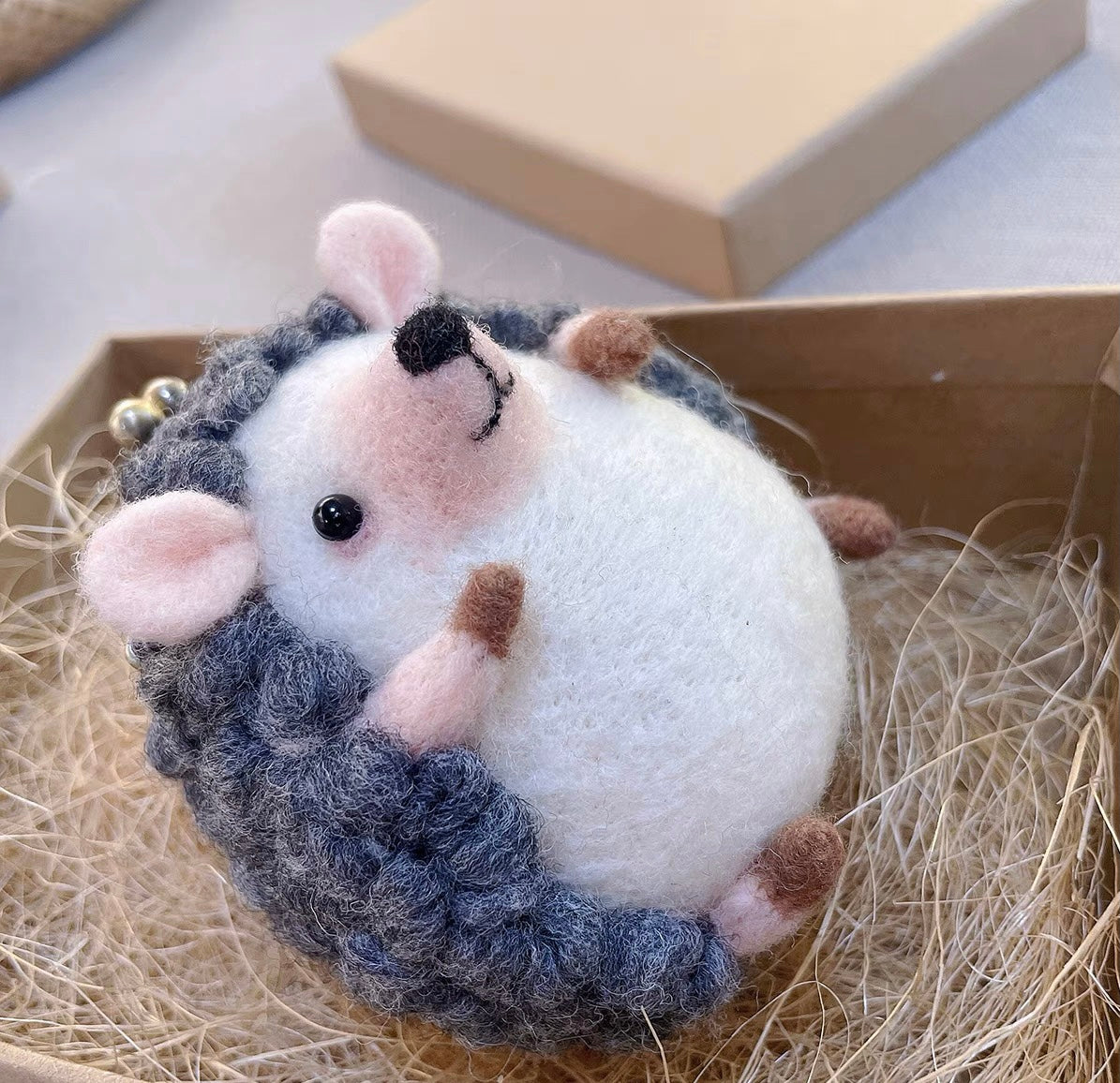 Needle felted wool Felting Animals 《Hedgehog》Material Kit Handmade Craft Wallets 020