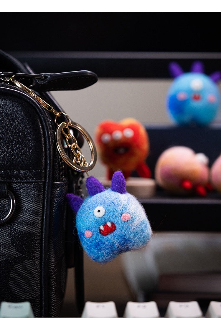 Needle Felting Animals《monster》needle felt Material Kit Handmade Craft felt art,needle felting for beginners 030