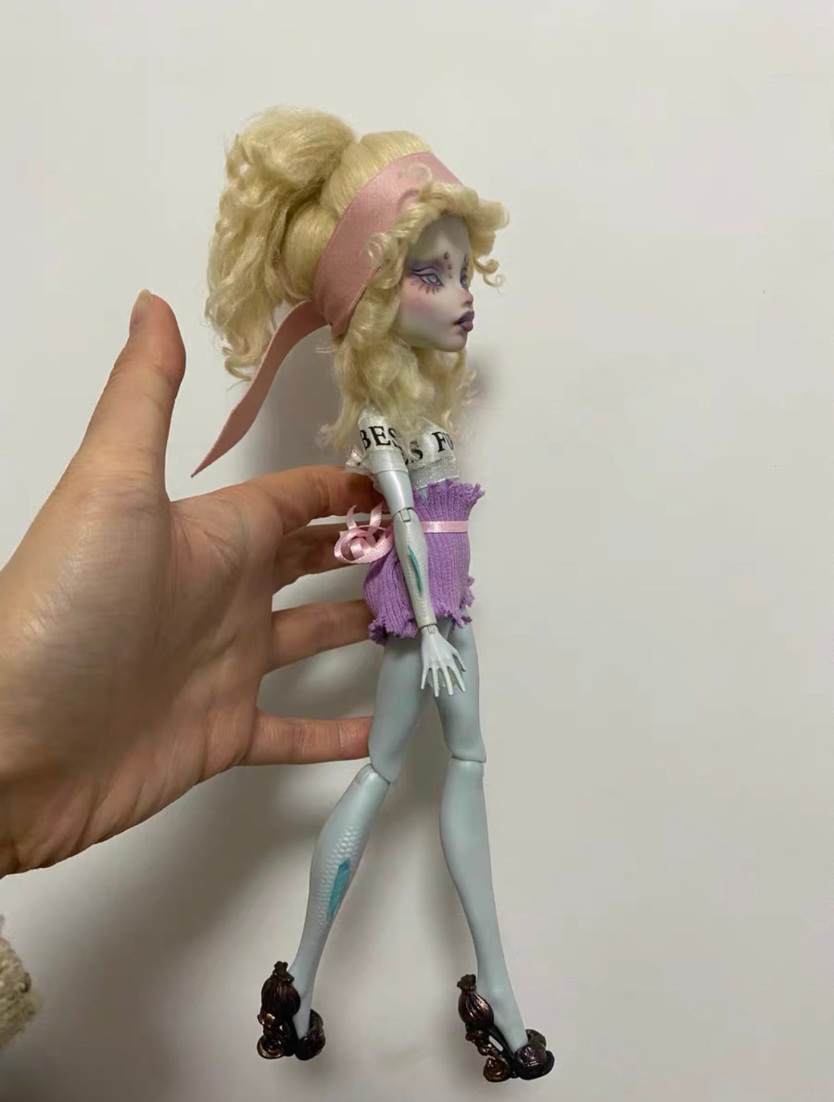 MONSTER HIGH DOLL OOAK CUSTOM,MONSTER HIGH DOLLS REPAINT,FRANKIE,DRACULAURA,LAGOONA ETC.- ART DOLL 0182