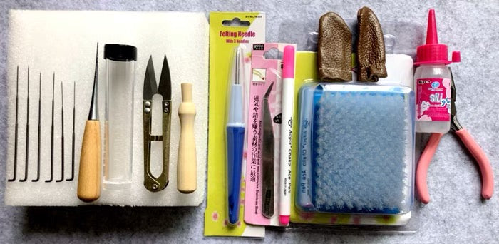 Needle felting kit for beginners- wooden needle handle, felting needles, finger protectors, 6 pairs 4mm black toy eyes, foam pad. wool needle felting set