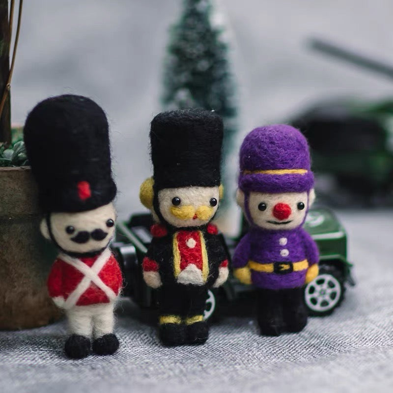 Needle Felting《Nutcracker》 Material Kit Handmade ,Animal Needle Felting Kit for Beginners 1 Set(3Nutcrackers)064