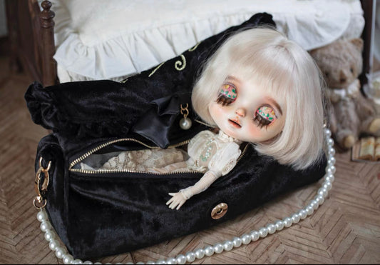 Protective and Stylish Blythe Doll sleep bag - Perfect for Travel and Storage 05