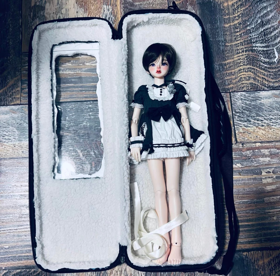Protective and Stylish Blythe Doll Carry Case - Perfect for Travel and Storage 02