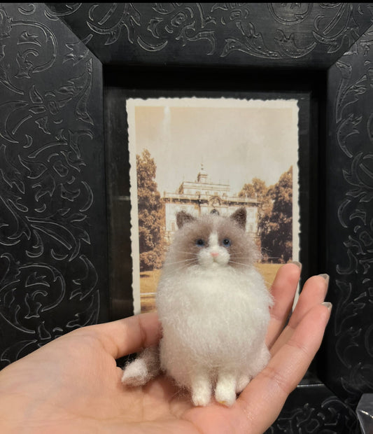 Needle Felted cat,Made to Order 01