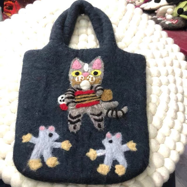 Felt handbag with cats detail,Handmade05