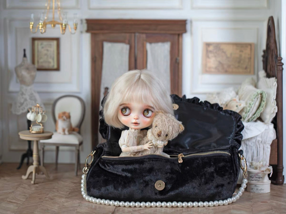 Protective and Stylish Blythe Doll sleep bag - Perfect for Travel and Storage 05