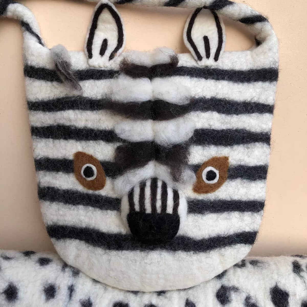 Needle felting Felt handbags with animals detail,Handmade 023