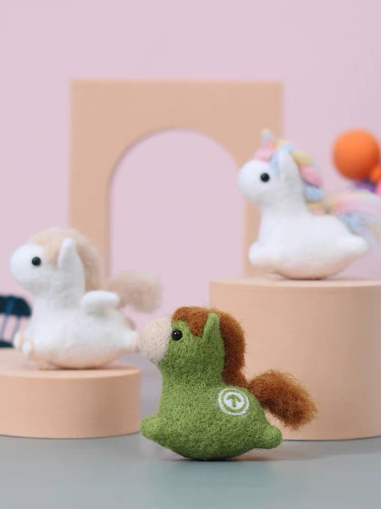 Needle Felting《Horse》 Material Kit Handmade ,Animal Needle Felting Kit for Beginners 1set(3Horses)075