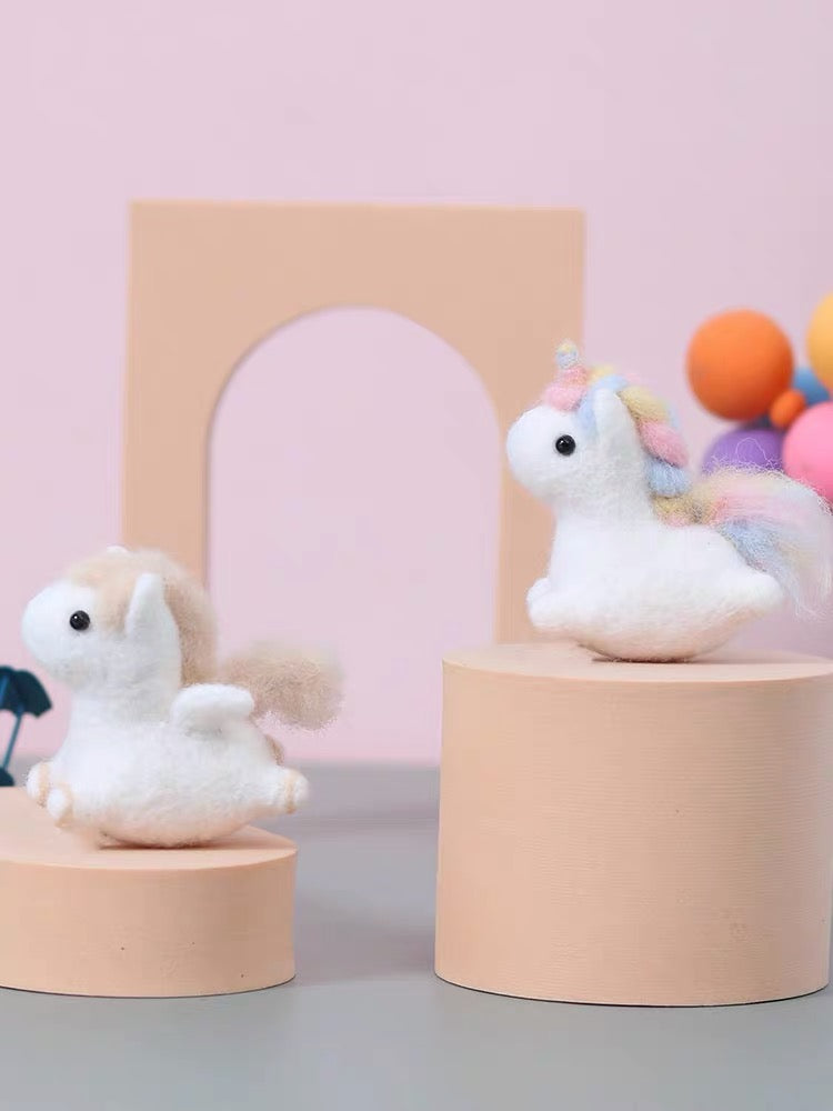 Needle Felting《Horse》 Material Kit Handmade ,Animal Needle Felting Kit for Beginners 1set(3Horses)075