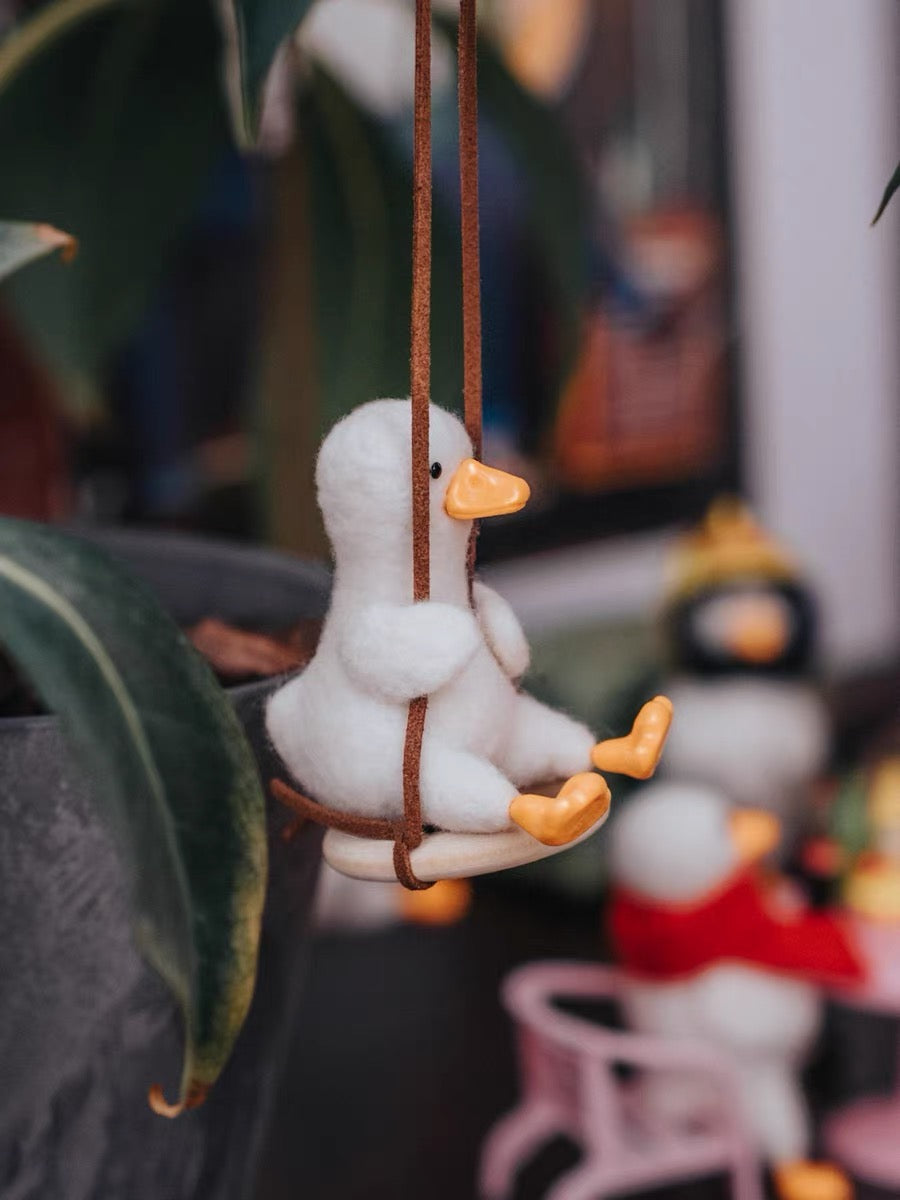 Needle Felting《duck》 Material Kit Handmade ,Animal Needle Felting Kit for Beginners 1set(2 ducks)079