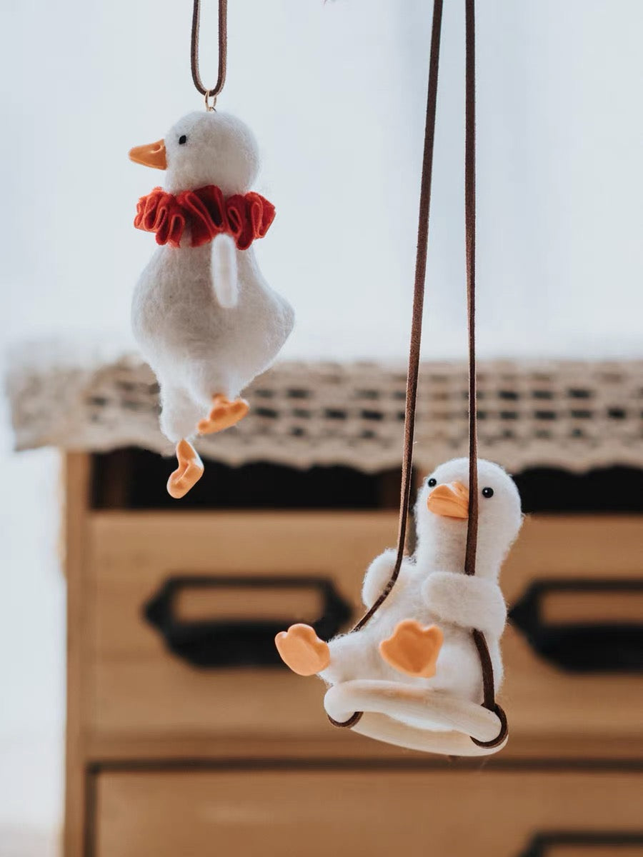 Needle Felting《duck》 Material Kit Handmade ,Animal Needle Felting Kit for Beginners 1set(2 ducks)079