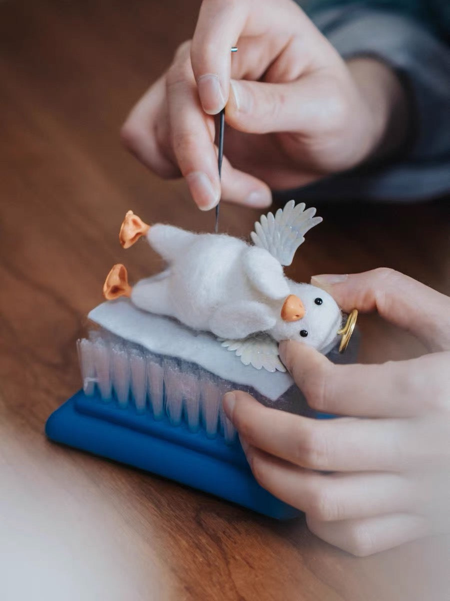 Needle Felting《duck》 Material Kit Handmade ,Animal Needle Felting Kit for Beginners 1set(2 ducks)079