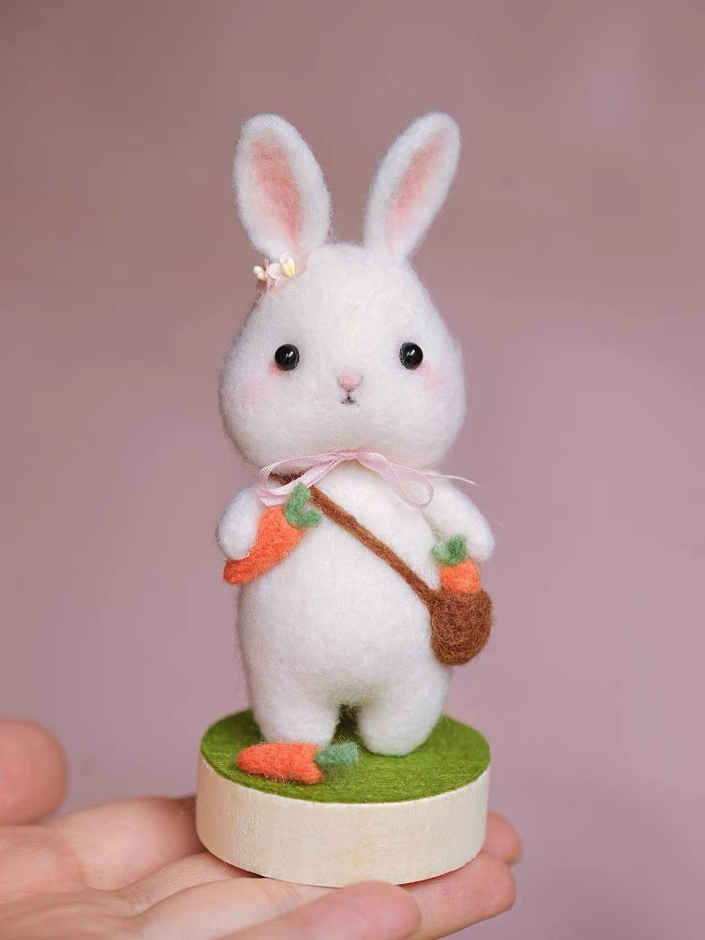Needle Felting《rabbit》 Material Kit with Light Handmade ,Animal Needle Felting Kit for Beginners 1set(2 cats)073
