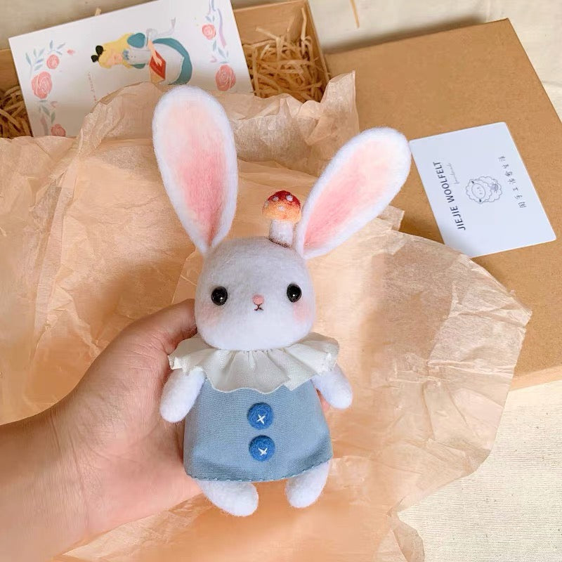 Needle Felting《rabbit》 Kit Handmade ,Animal Needle Felting Kit for Beginners 1set(2 rabbits)067