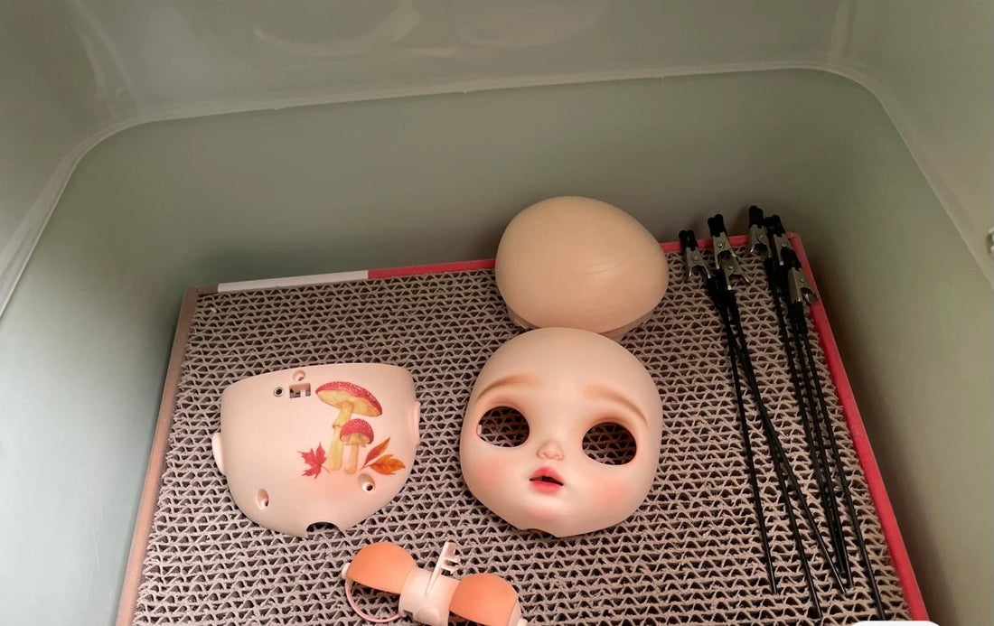 How to Paint a Doll’s Face: Faceup Tips for Monsterhigh, Blythe, and BJD Dolls
