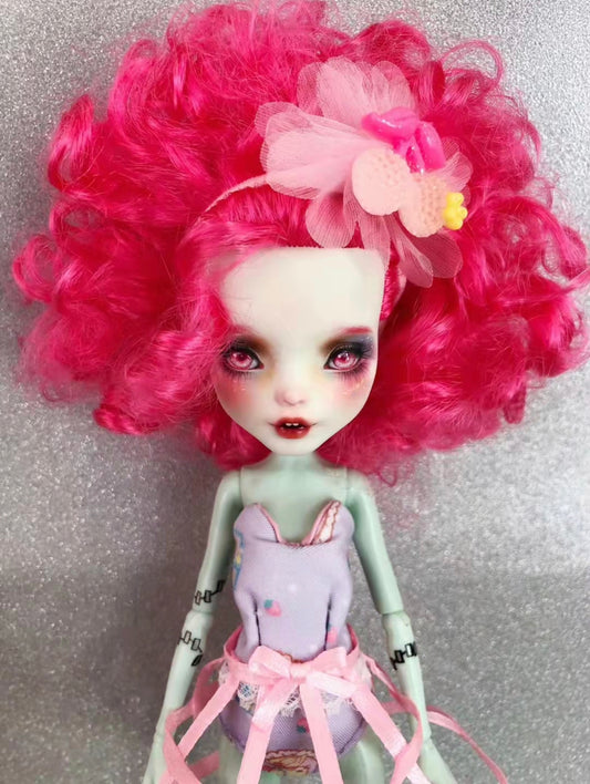 MONSTER HIGH DOLL OOAK CUSTOM，MONSTER HIGH DOLLS REPAINT,FRANKIE,DRACULAURA,LAGOONA ETC.- ART DOLL 0183