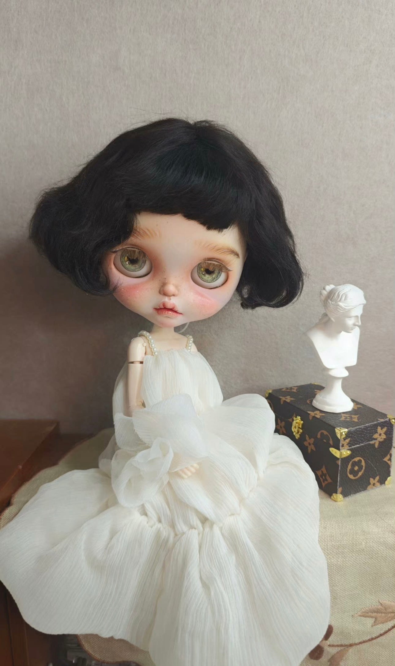 BLYTHE DOLL BLACK SHORT WIG  HANDMADE CUSTOM01