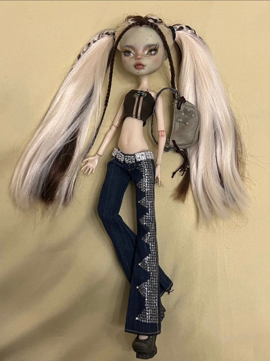 MONSTER HIGH DOLL OOAK CUSTOM，MONSTER HIGH DOLLS REPAINT,FRANKIE,DRACULAURA,LAGOONA ETC.- ART DOLL 0190