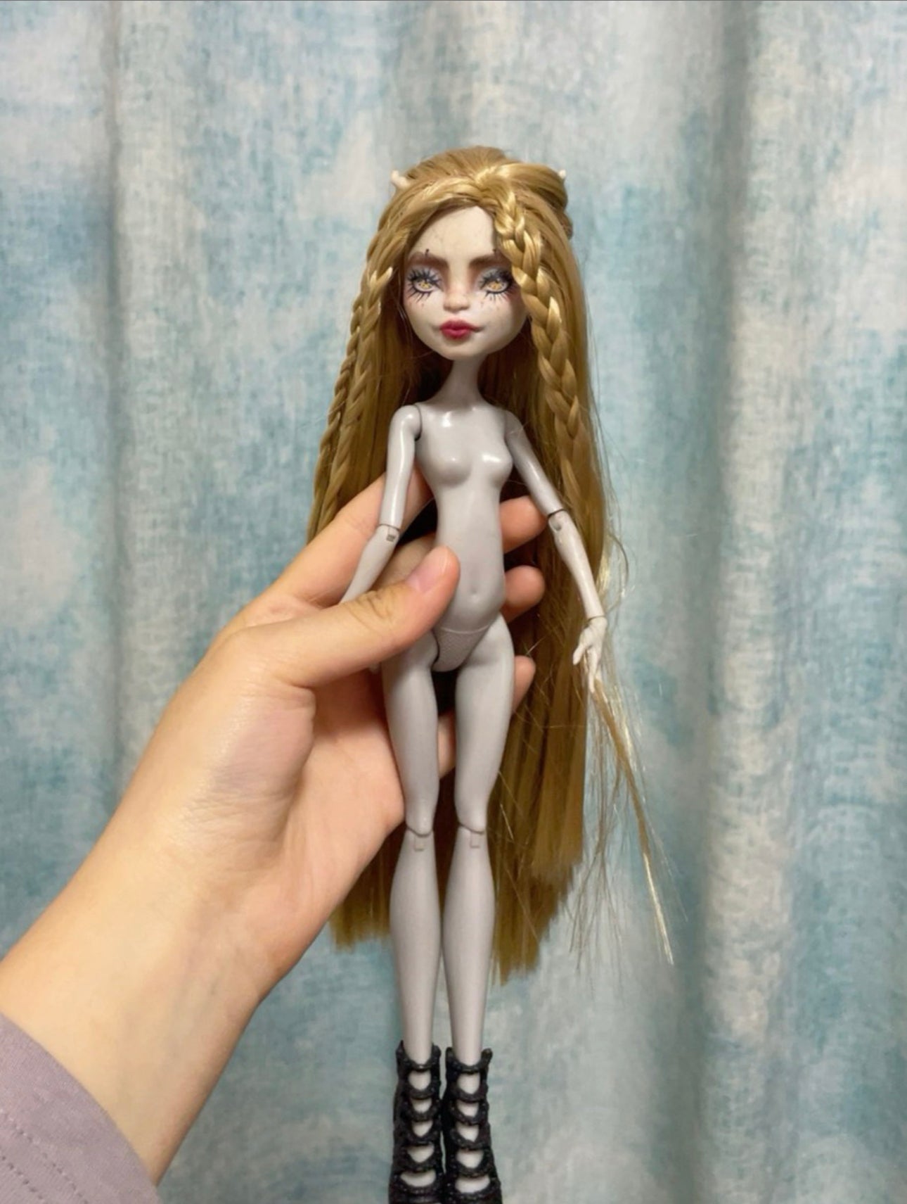 MONSTER HIGH DOLL OOAK CUSTOM，MONSTER HIGH DOLLS REPAINT,FRANKIE,DRACULAURA,LAGOONA ETC.- ART DOLL 0118