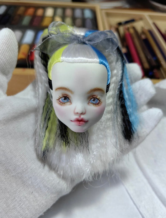 MONSTER HIGH DOLL OOAK CUSTOM，MONSTER HIGH DOLLS REPAINT,FRANKIE,DRACULAURA,LAGOONA ETC.- ART DOLL 0180