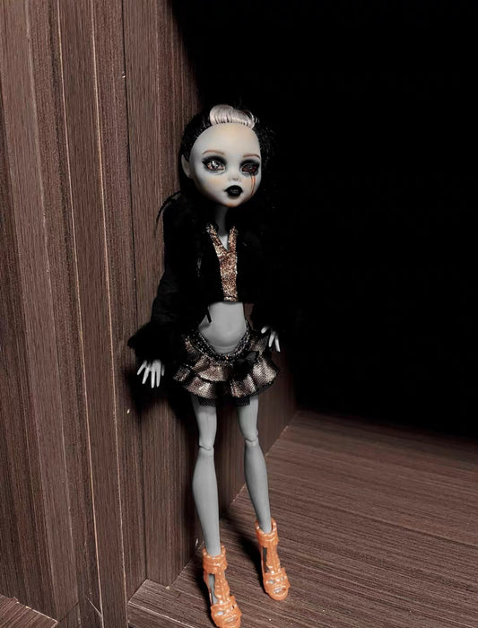 MONSTER HIGH DOLL OOAK CUSTOM，MONSTER HIGH DOLLS REPAINT,FRANKIE,DRACULAURA,LAGOONA ETC.- ART DOLL 0185