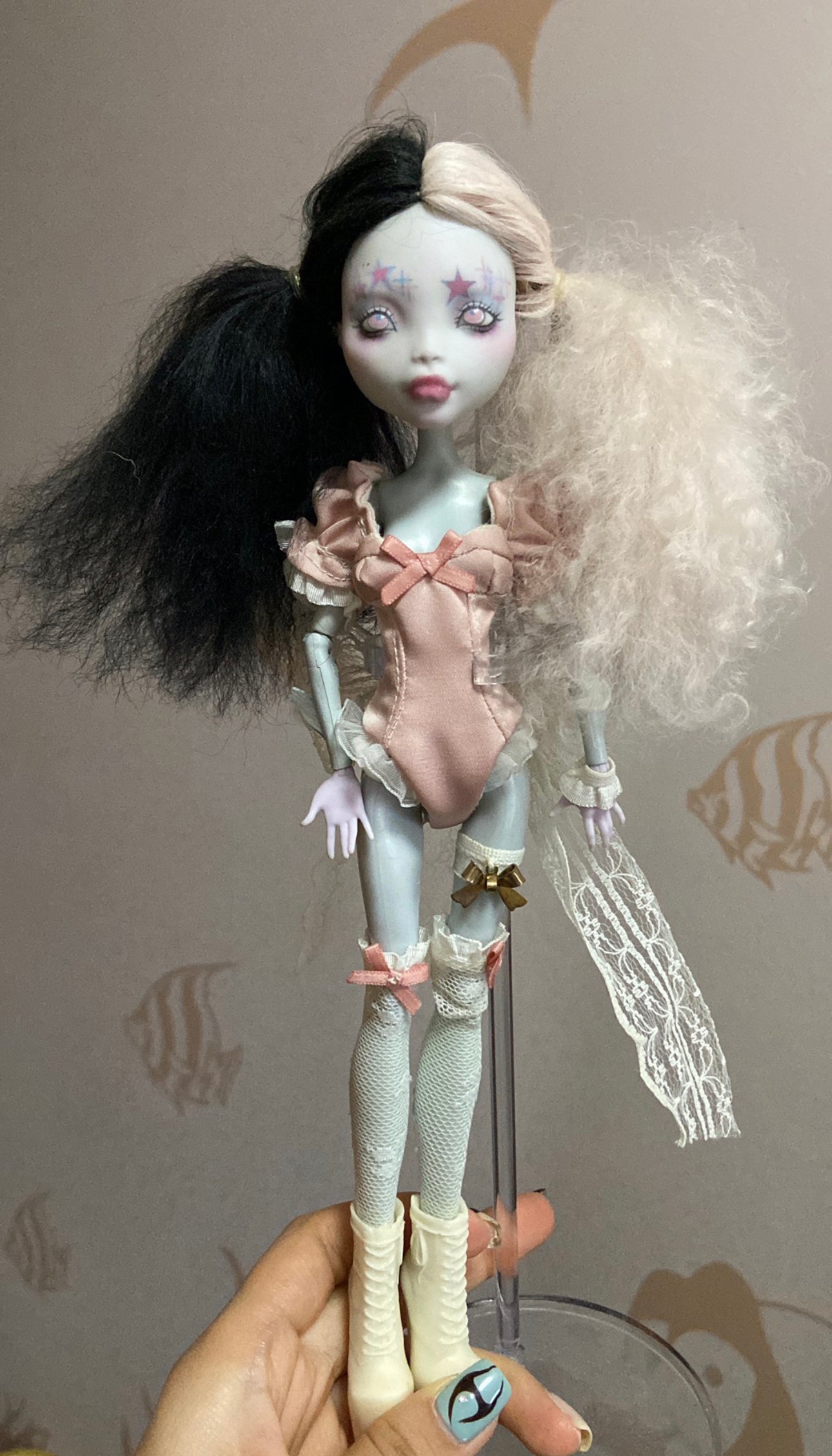 MONSTER HIGH DOLL OOAK CUSTOM，MONSTER HIGH DOLLS REPAINT,FRANKIE,DRACULAURA,LAGOONA ETC.- ART DOLL 0121