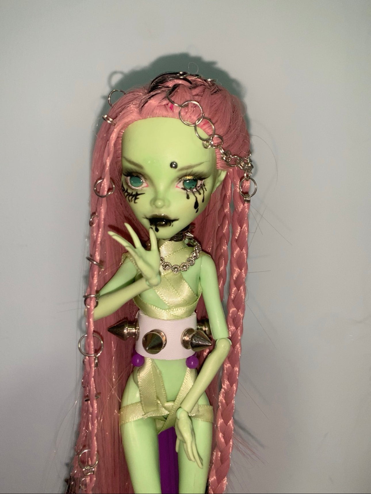 MONSTER HIGH DOLL OOAK CUSTOM，MONSTER HIGH DOLLS REPAINT,FRANKIE,DRACULAURA,LAGOONA ETC.- ART DOLL 0121