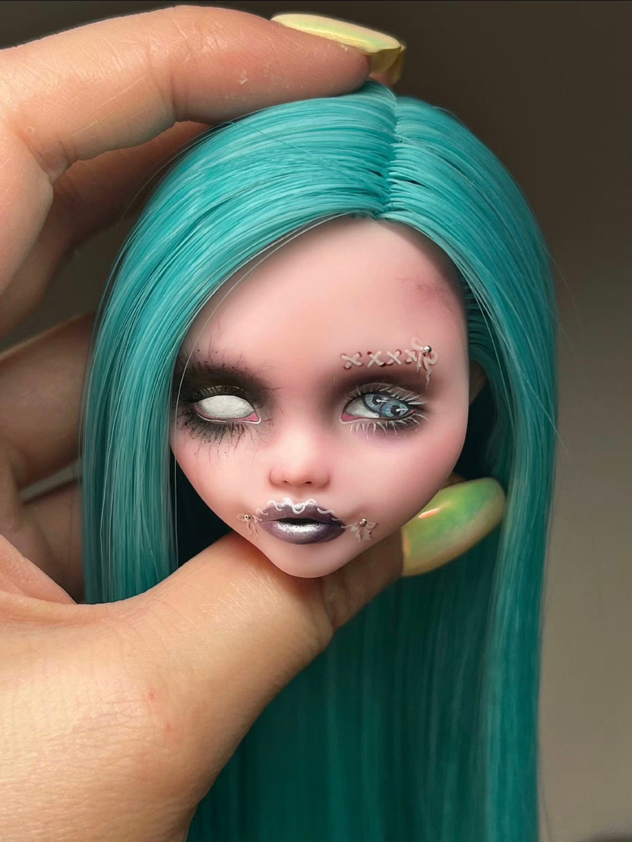 MONSTER HIGH DOLL OOAK CUSTOM，MONSTER HIGH DOLLS REPAINT,FRANKIE,DRACULAURA,LAGOONA - ART DOLL 098