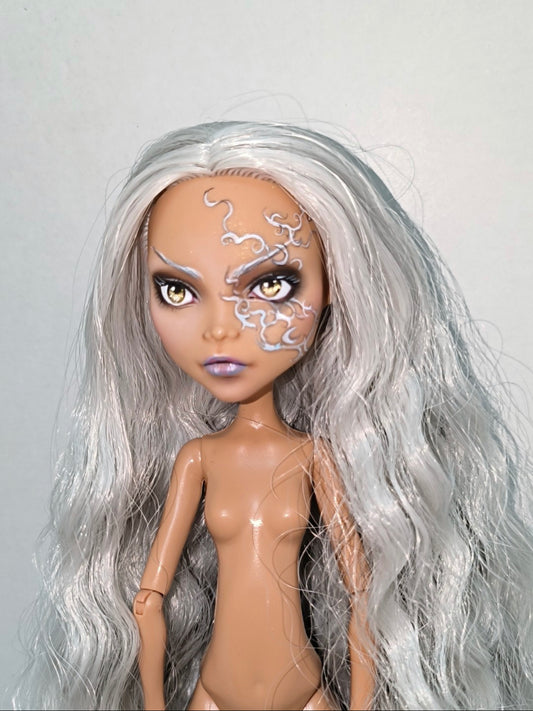 MONSTER HIGH DOLL OOAK CUSTOM，MONSTER HIGH DOLLS REPAINT,FRANKIE,DRACULAURA,LAGOONA - ART DOLL 093