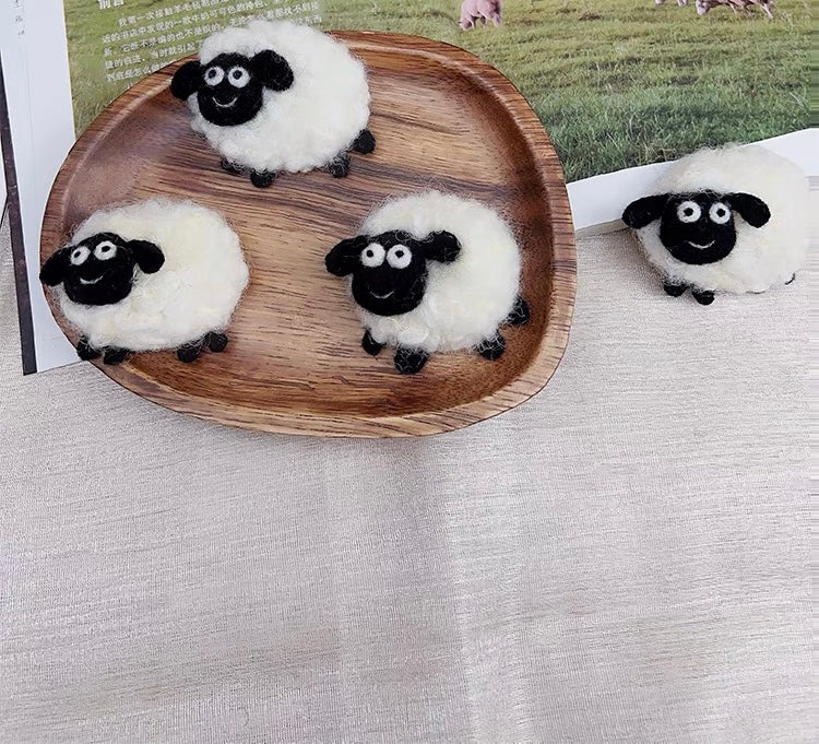 Needle felted wool Felting Animals 《Sheep》Material Kit Handmade Craft  （3PCS) 018