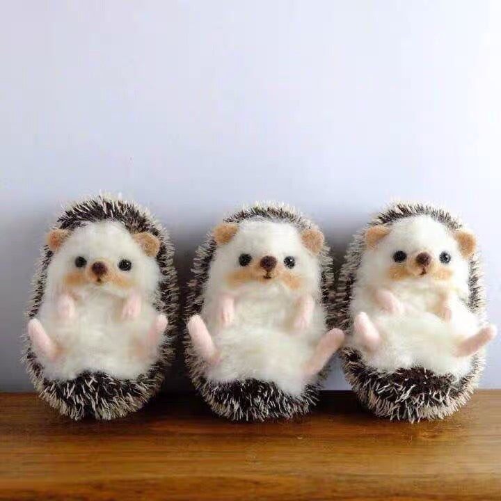 Needle felted wool Felting 《Hedgehogs》Material Kit Handmade Craft Valentine's Day Gift 025