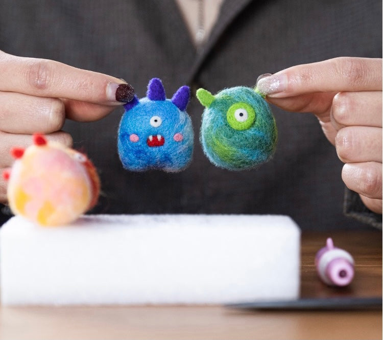 Needle  Felting Animals《monster》needle felt Material Kit Handmade Craft felt art,needle felting for beginners 030