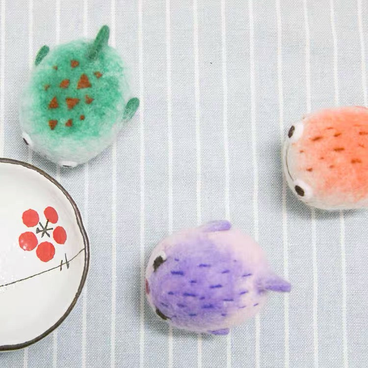 Needle Felting Animals《Puffer fish》needle felt Material Kit Handmade 1Set(3Puffer fishes),needle felting for beginners 035