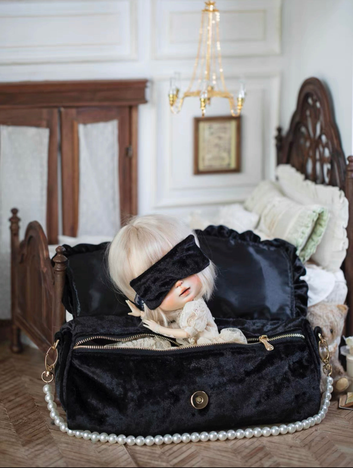 Protective and Stylish Blythe Doll sleep bag - Perfect for Travel and Storage 05