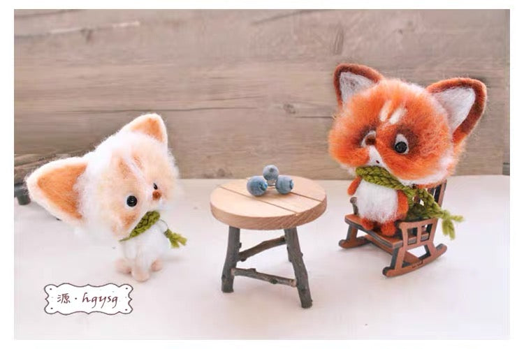 Needle Felting《fox》 Material Kit with Light Handmade ,Animal Needle Felting Kit for Beginners 1set(2 foxes)065