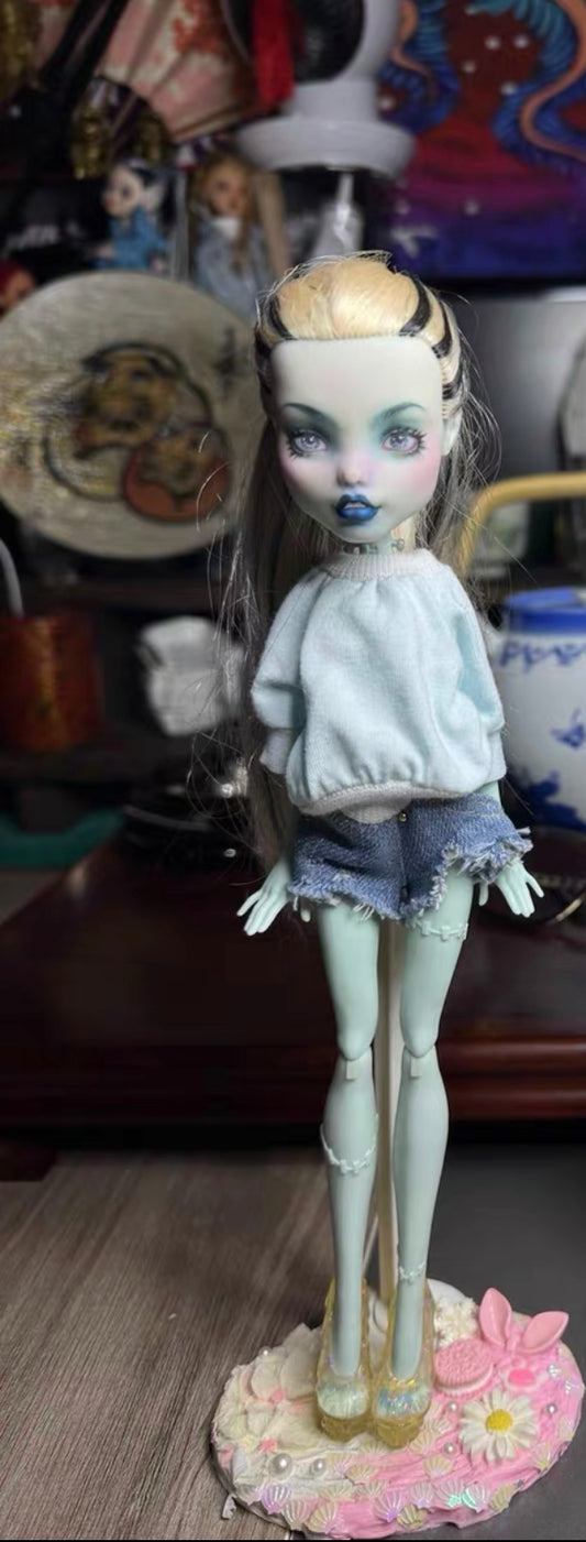 MONSTER HIGH DOLL OOAK CUSTOM-DRACULAURA- CUSTOM DOLL 085