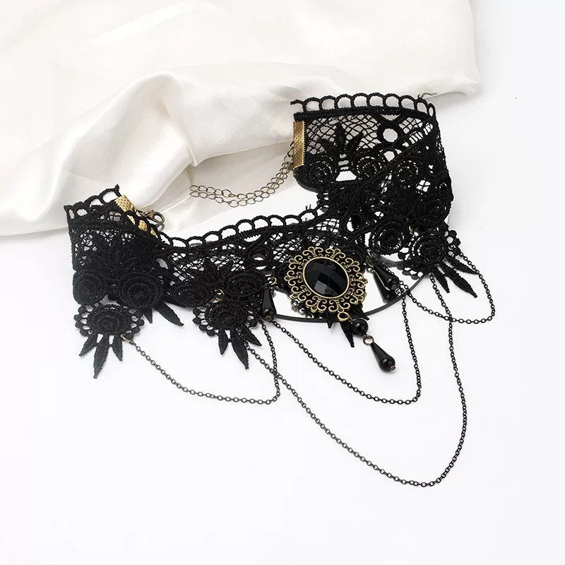Gothic Choker Necklace 02
