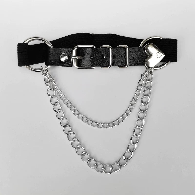 Gothic Charm: Men's Leather Armband with Skull Detail