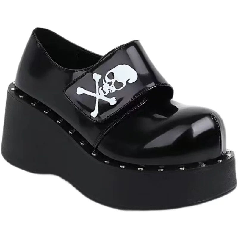 Step into the Dark Side: Gothic Thick-Soled Leather Shoes for a Bold Look 04